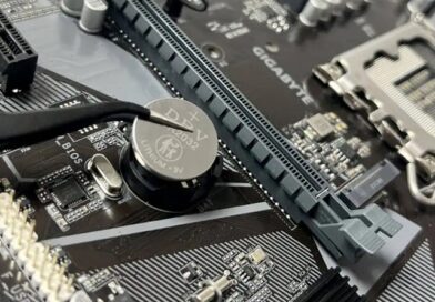 نحوه جدا کردن و تعویض باتری CMOS