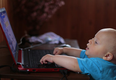 نحوه اضافه کردن حساب کاربری کودک به کامپیوتر ویندوز 10