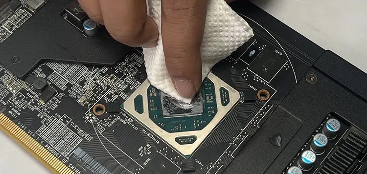 تمیز کردن خمیر حرارتی قدیمی بر روی کارت گرافیک(GPU)