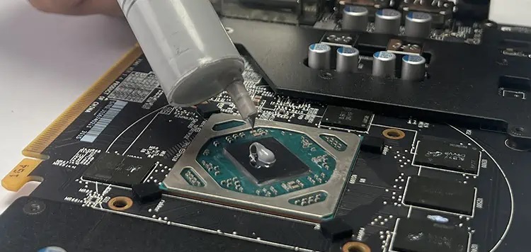 خمیر حرارتی را بر روی GPU اعمال کنید