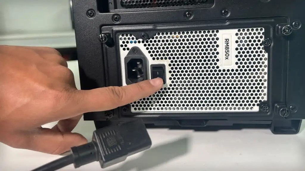 منبع تغذیه (PSU) خود را بررسی کنید