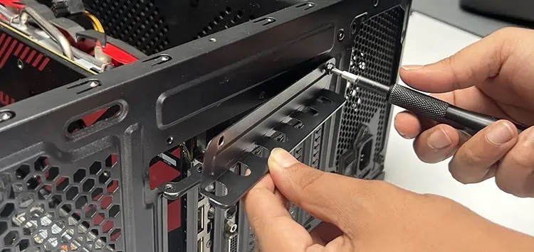 مراحل جدا کردن کارت گرافیک (GPU) از کامپیوتر