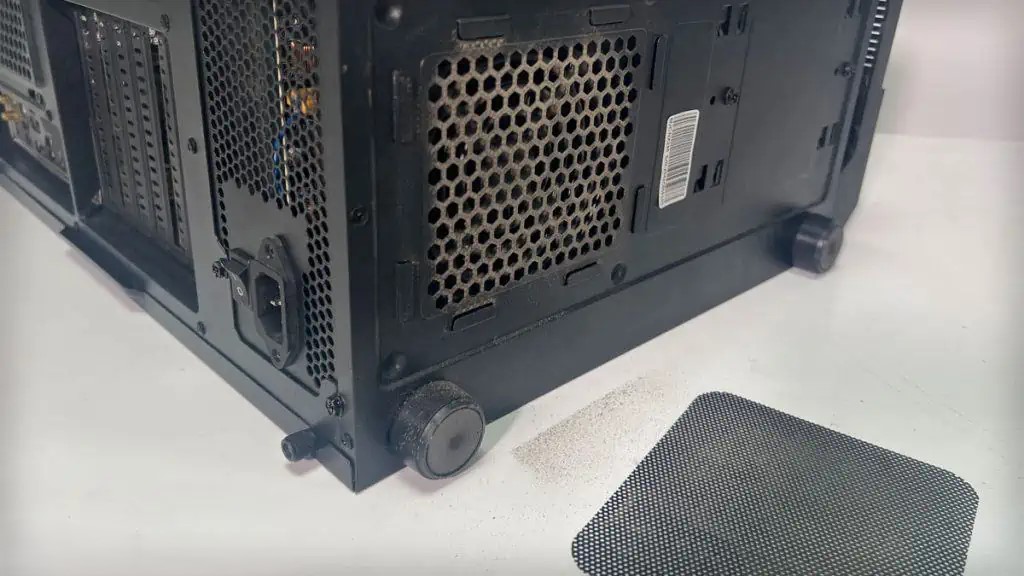 منبع تغذیه (PSU) را تمیز کنید