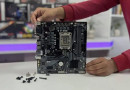 آیا مادربردها (Motherboard ) همراه با پیچ نصب عرضه می‌شوند؟